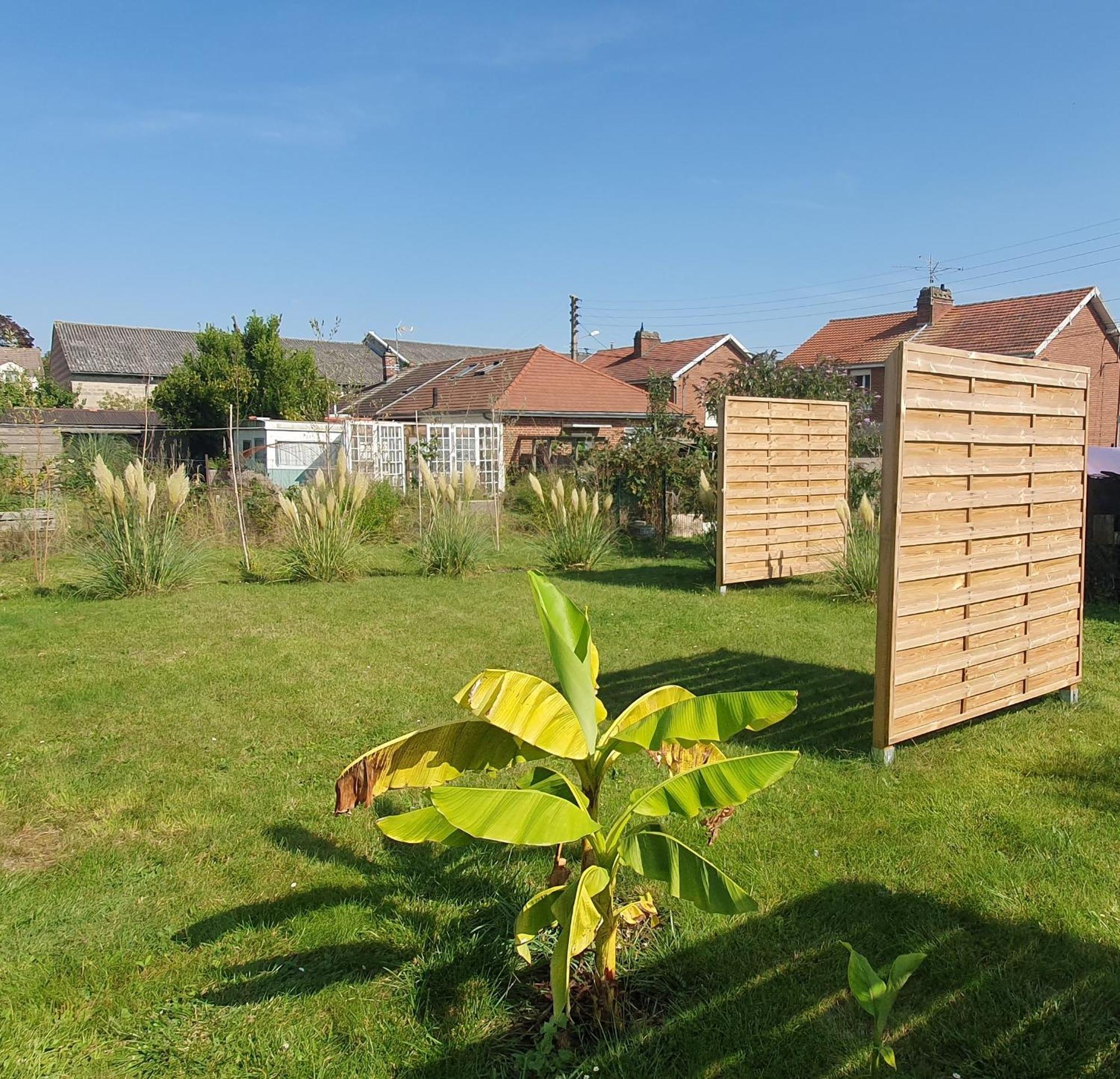 Maison confortable, terrasse et jardin à Amiens Esterno foto